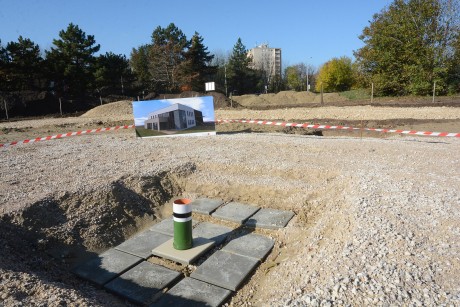 Alapkőletétel a Palánkai utcában - Klaszbau Tudásközpont épül